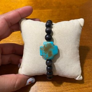 Turquoise accent bead bracelet